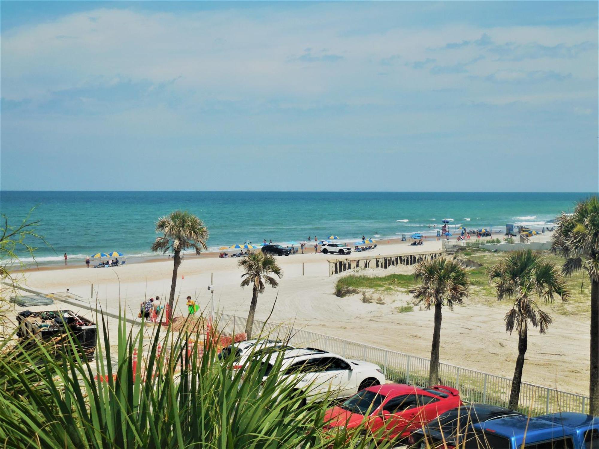 Beachside Bliss Ocean Views & Endless Fun Daytona Beach! Kültér fotó