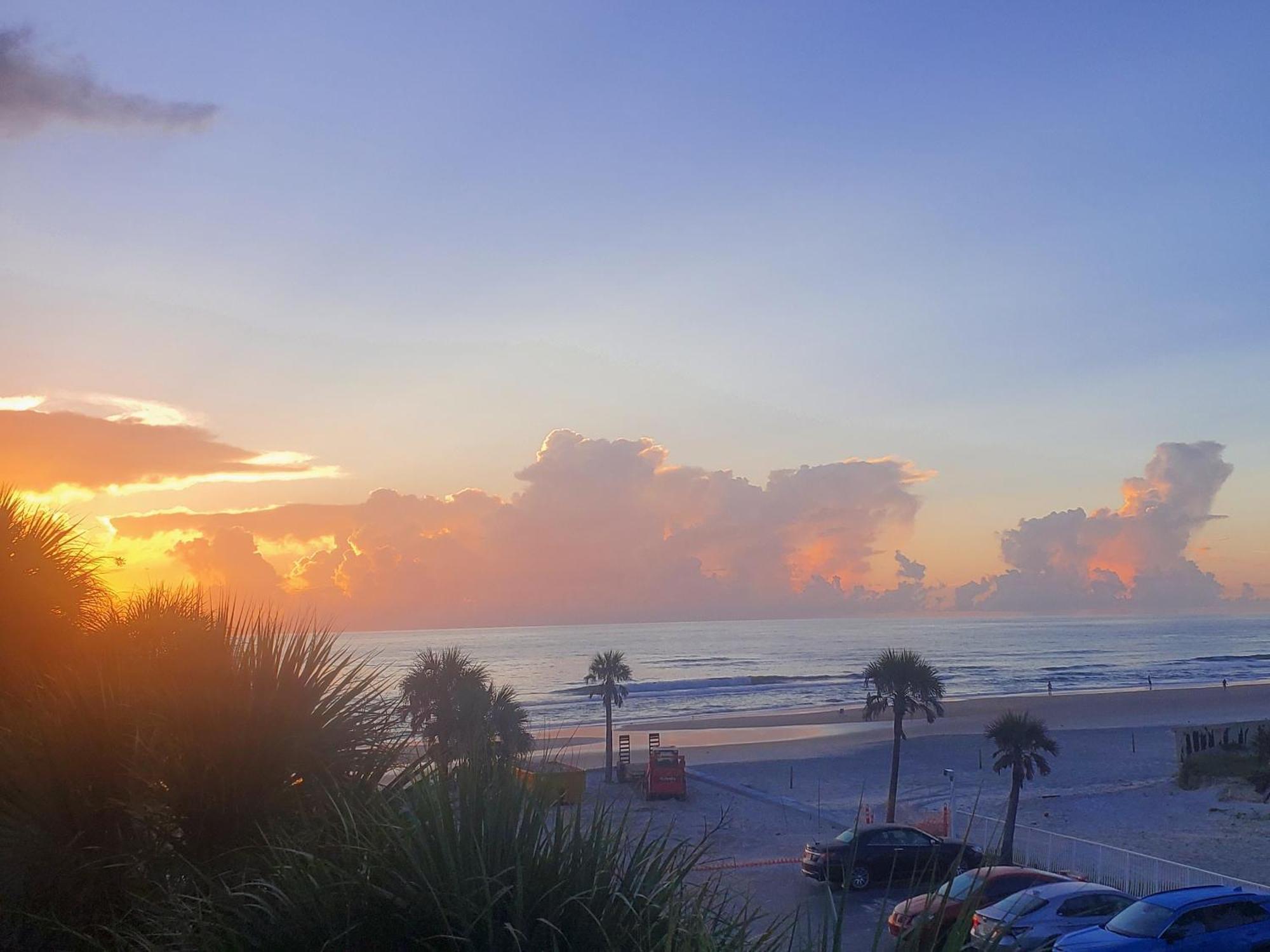 Beachside Bliss Ocean Views & Endless Fun Daytona Beach! Kültér fotó